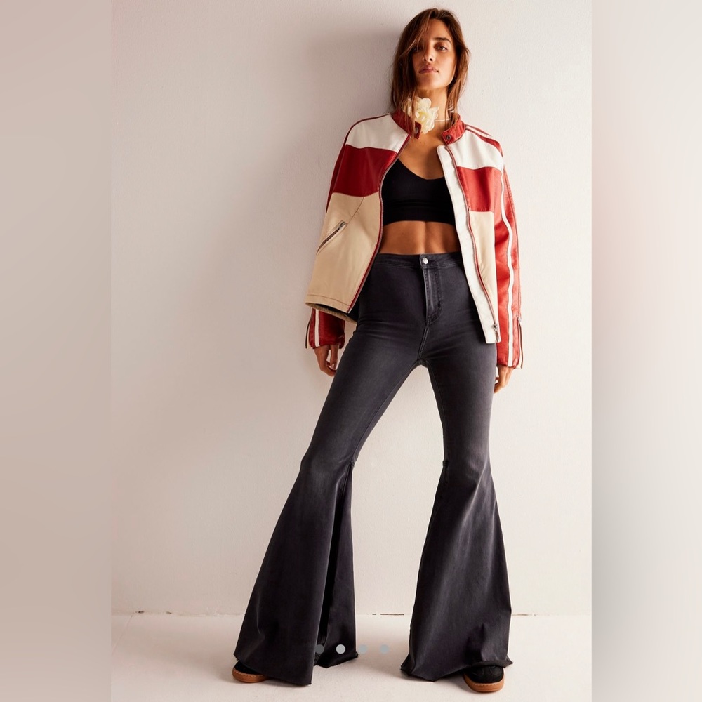 Just Float on Flares in washed black